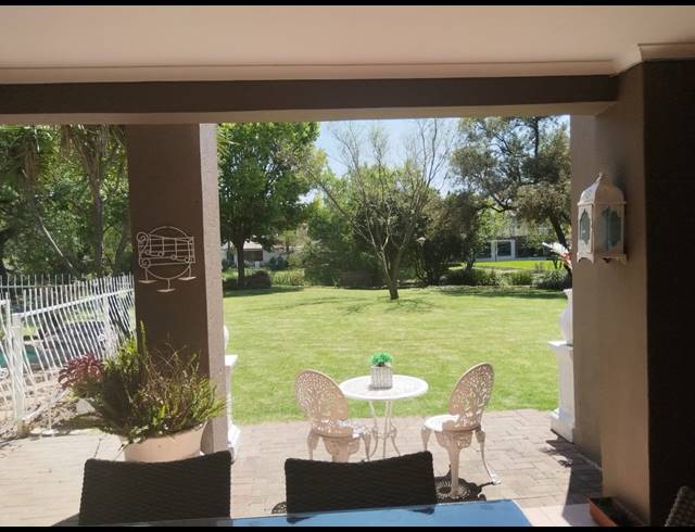 4 BEDROOM APARTMENT FOR SALE IN VAN RIEBEECK PARK